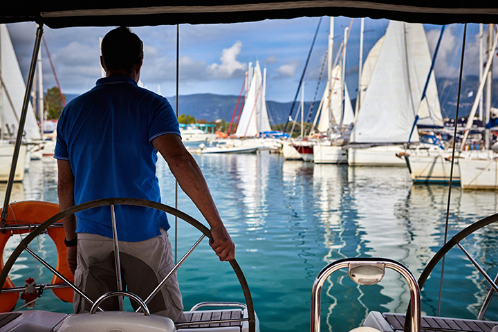 Skipper Docking Sailboat - Skipper for Hire